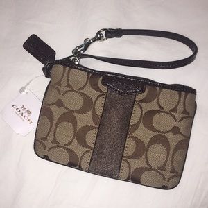 * BRAND NEW * Coach Wristlet